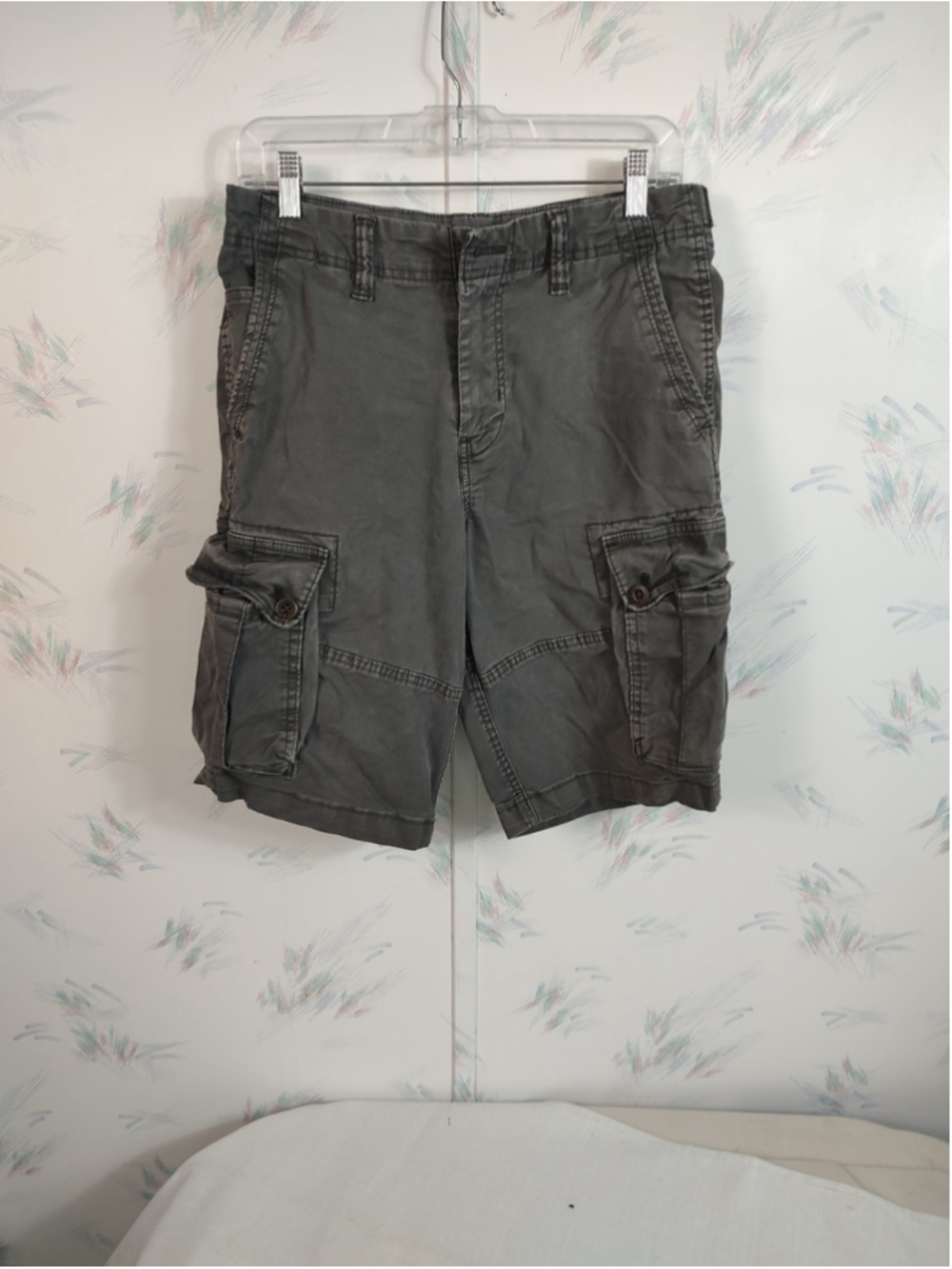 Men's American Eagle Grey Flex Cargo Shorts Size 30 Longer Length